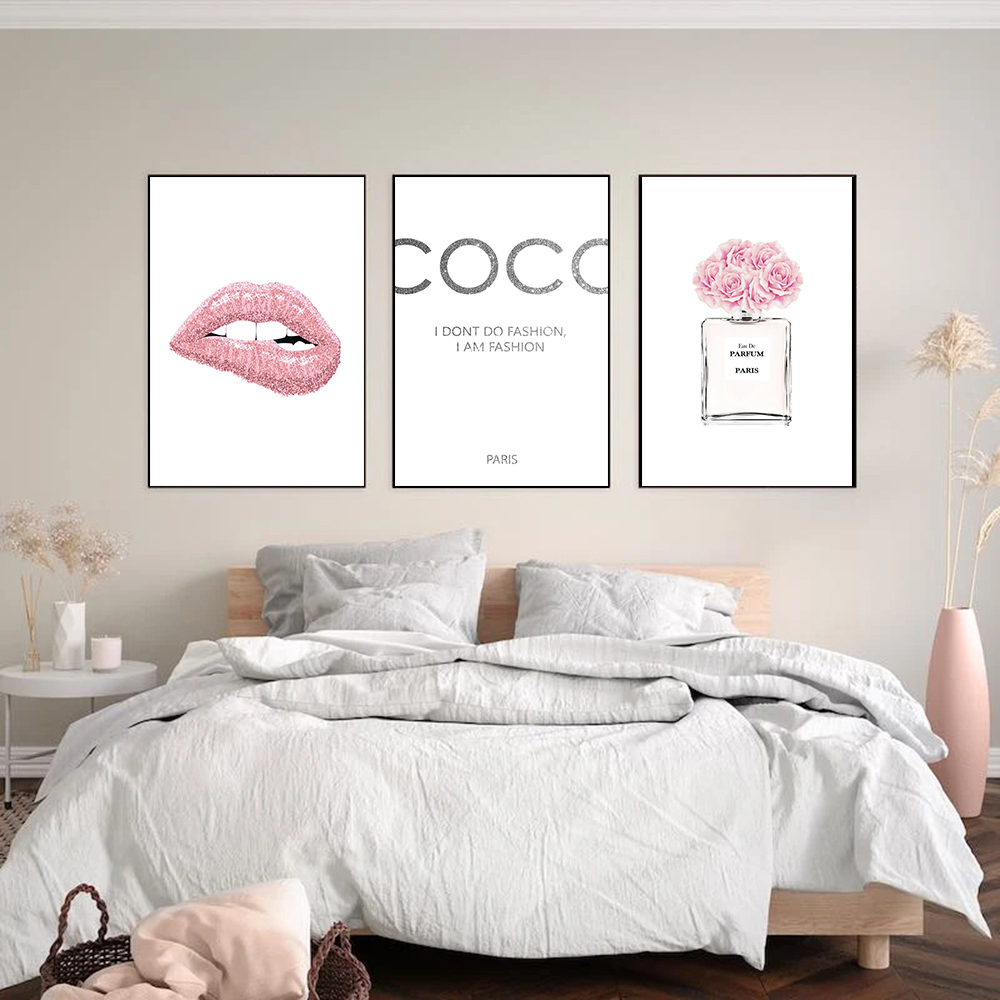 لوحة فنية بدون إطار بتصميم زهو - مراجعة Perfume Villa Fragrance وسعره